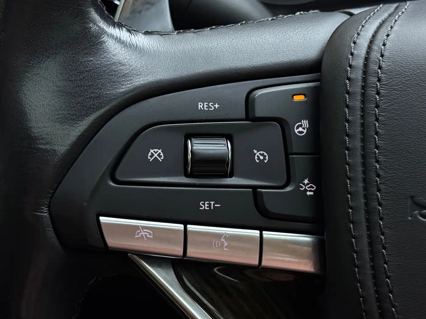 Photo 13 - Cadillac XT6