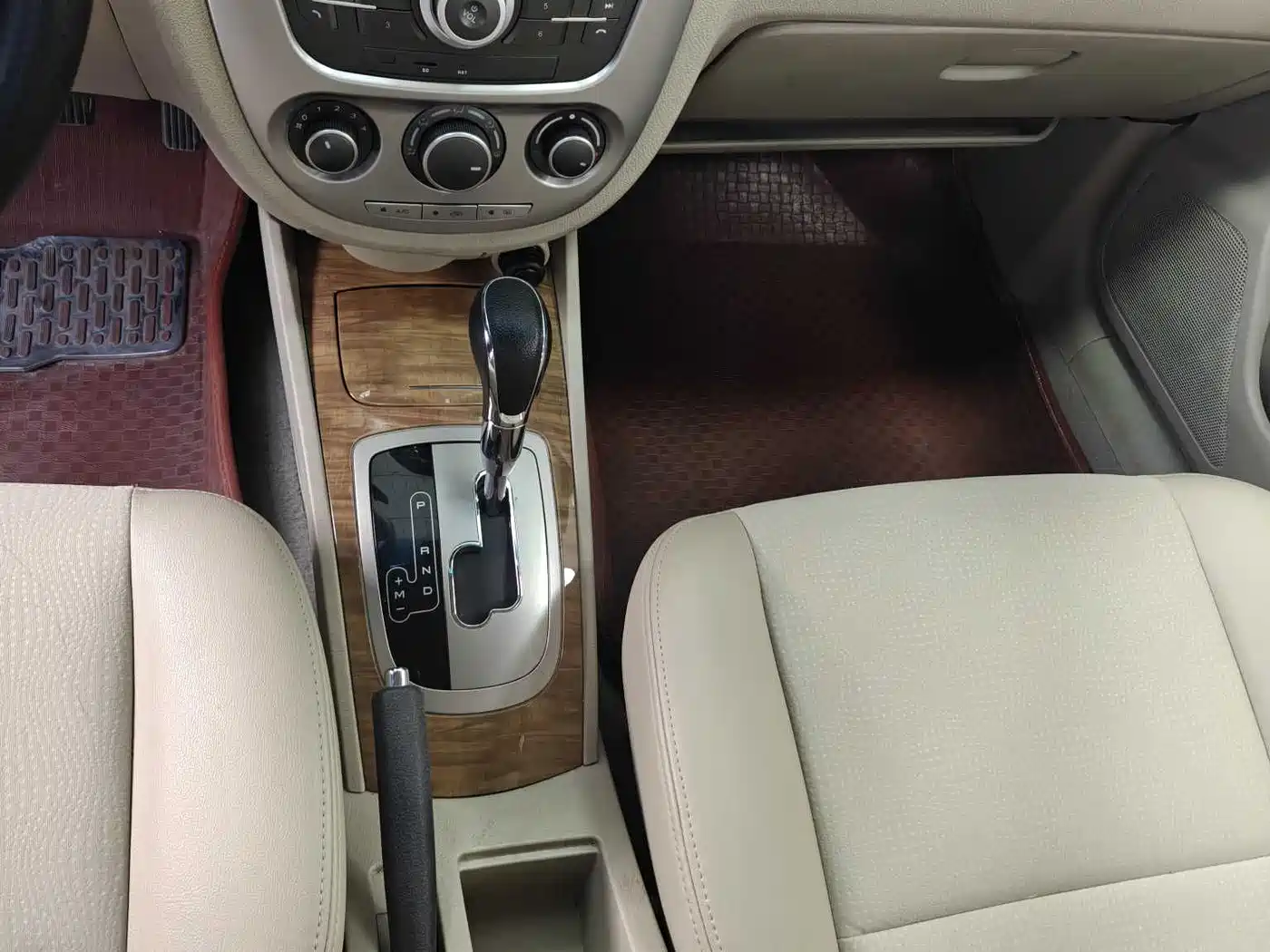 Buick Excelle 2015 1.5L Automatic Classic фото 8