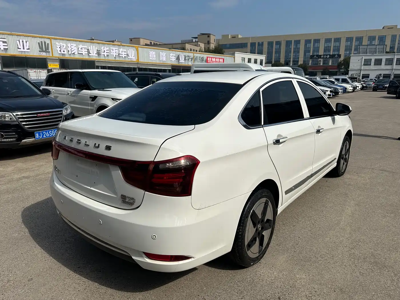 DONGFENG E70