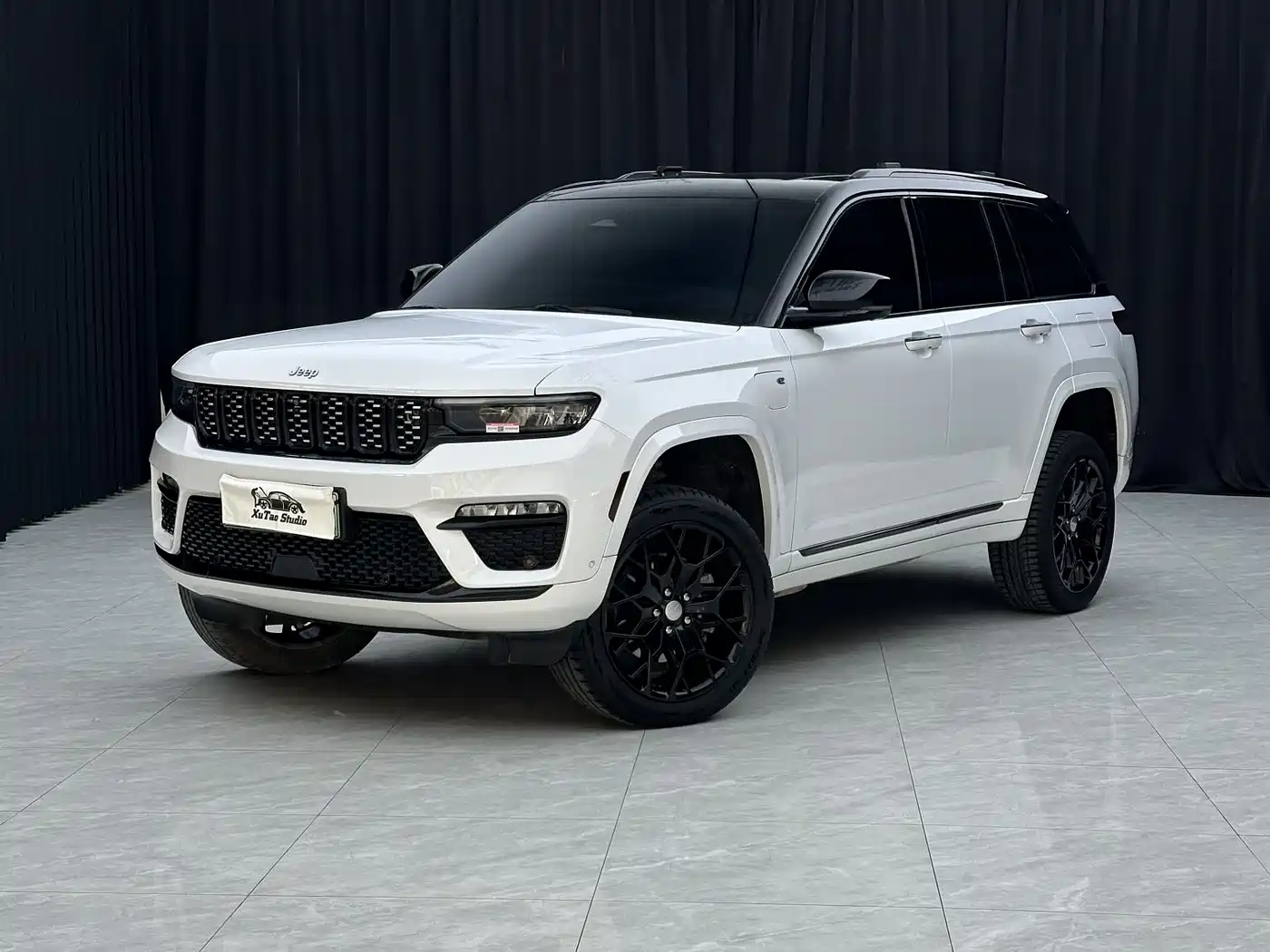 JEEP GRAND CHEROKEE 4XE (IMPORTED)