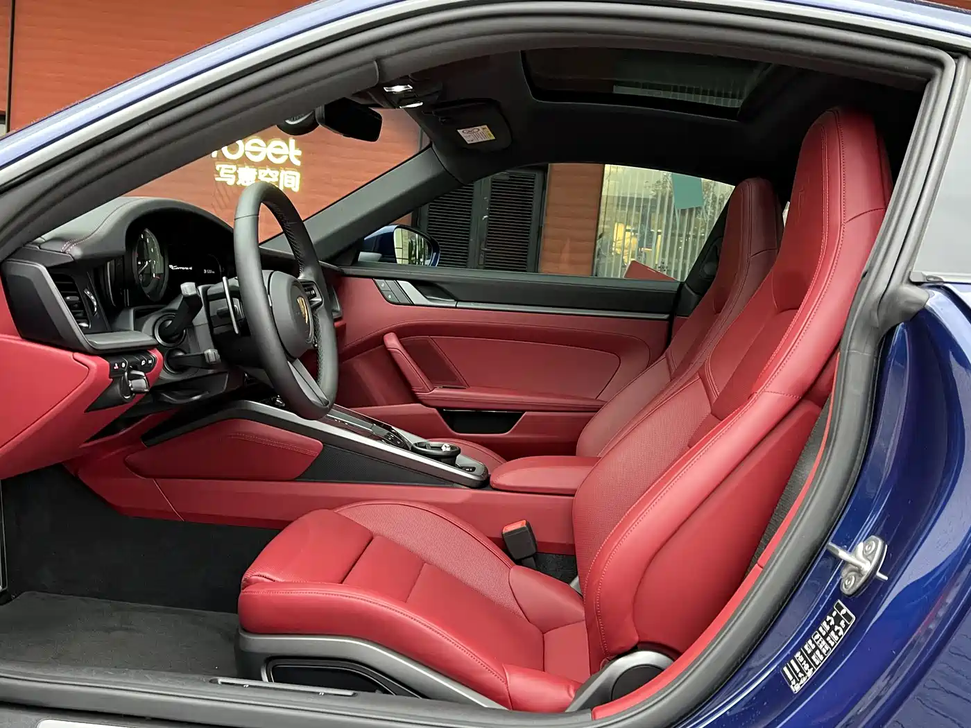 Porsche 911 2023 Carrera 4 3.0T фото 9