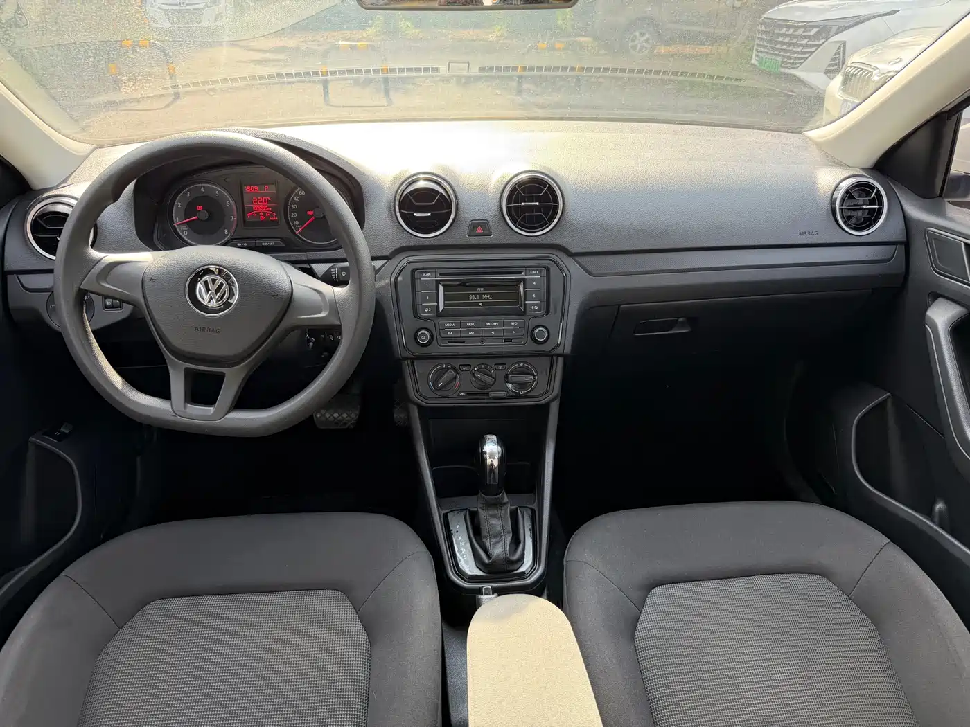 Volkswagen Jetta 2017 1.5L Automatic Fashion фото 7