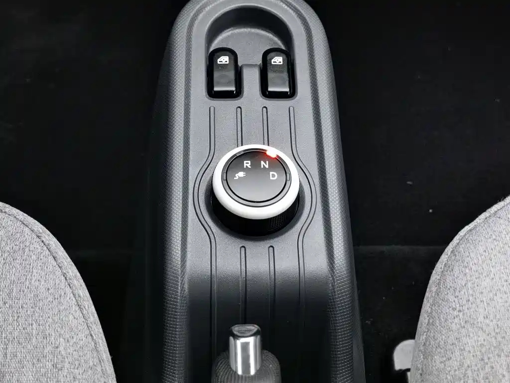 WULING AUTOMOBILE HONGGUANG MINIEV