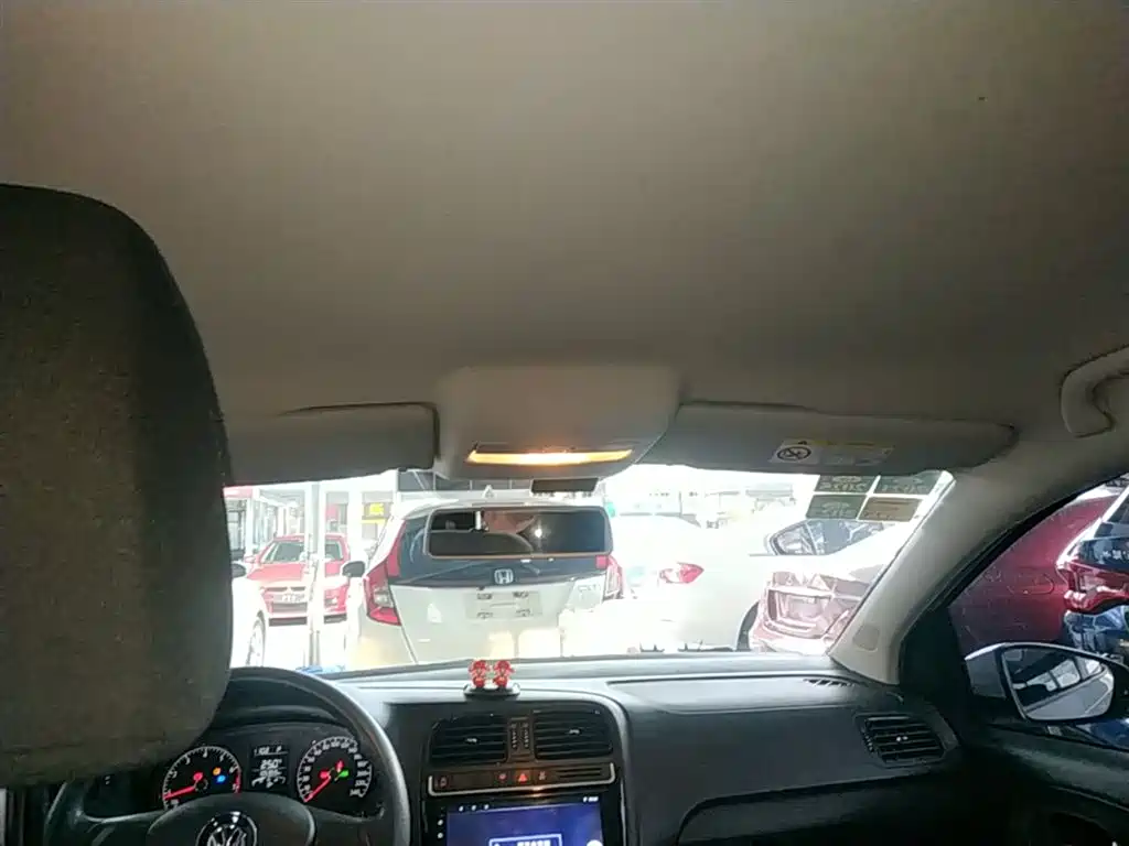 Volkswagen Polo 2018 1.5L Auto Safe Drive фото 18