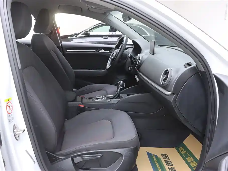 Audi A3 2018 30th Anniversary Limousine 35 TFSI Progressive фото 17
