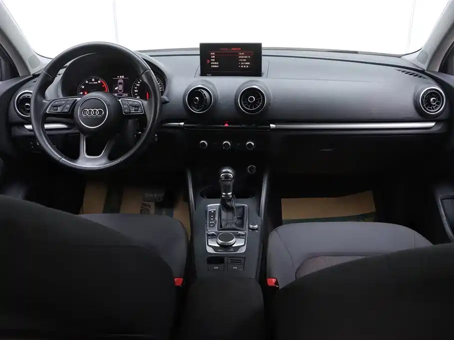 Audi A3 2018 30th Anniversary Limousine 35 TFSI Progressive фото 20