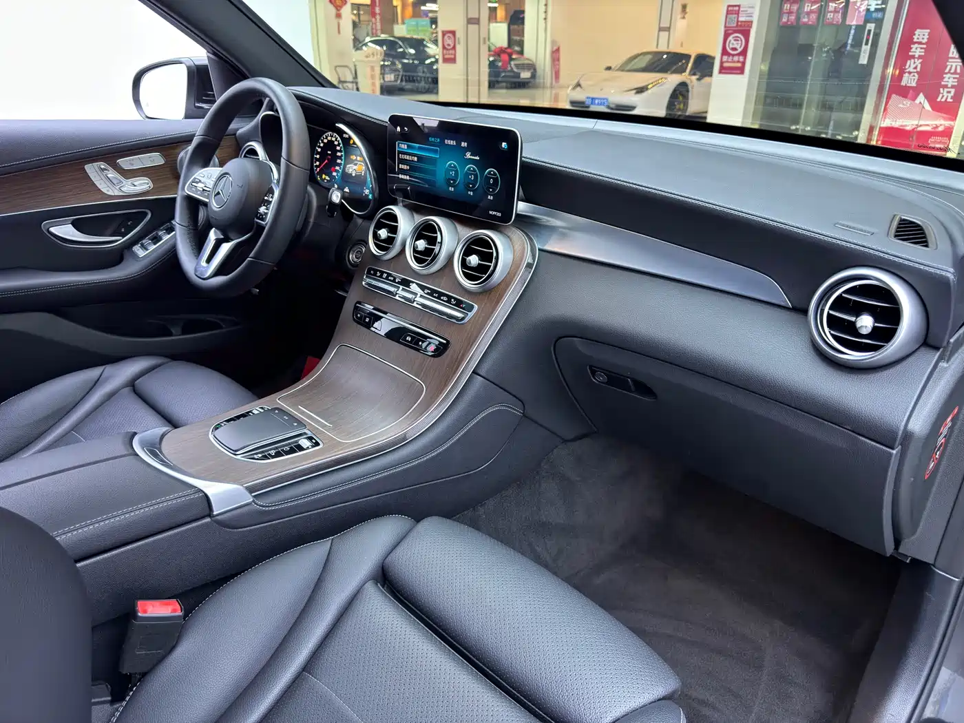 Mercedes-Benz GLC 2021 GLC 300 L 4MATIC Sporty фото 10