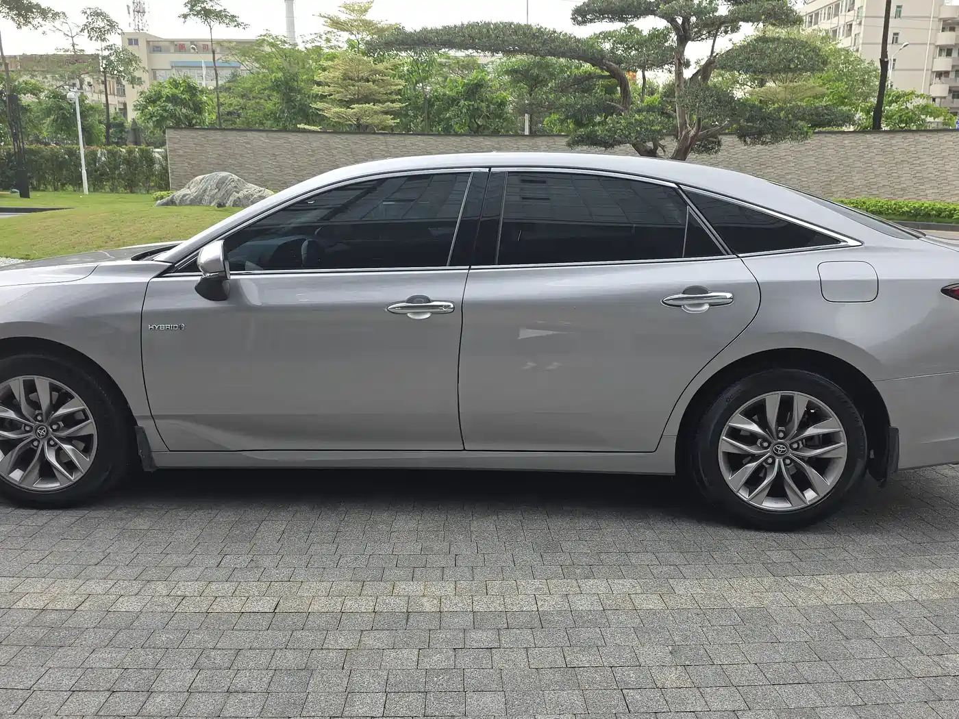 Toyota Avalon 2019 Hybrid 2.5L Luxury Edition China V фото 7