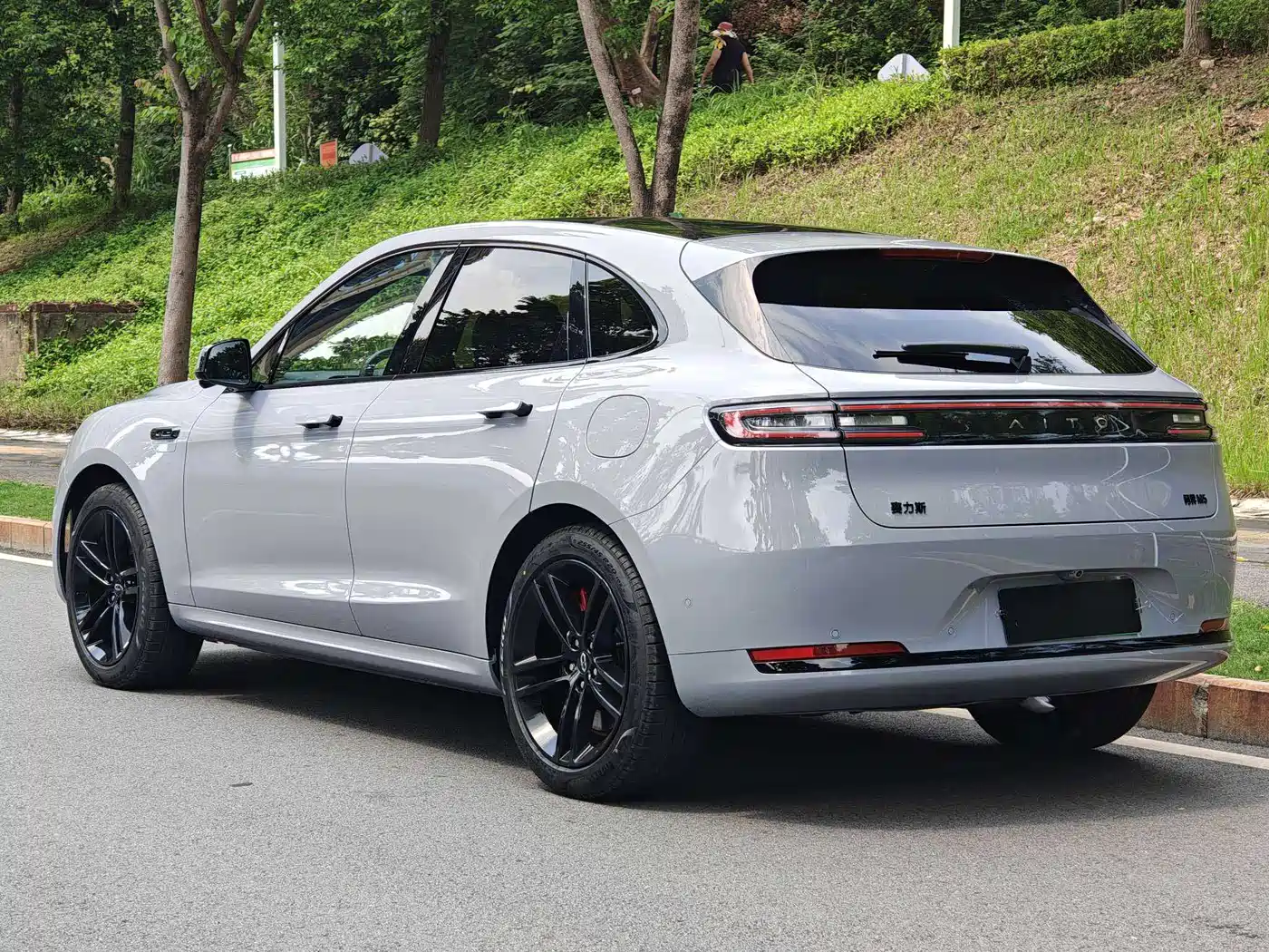 AITO Wenjie AITO M5 2025 Extended Range Ultra AWD фото 4