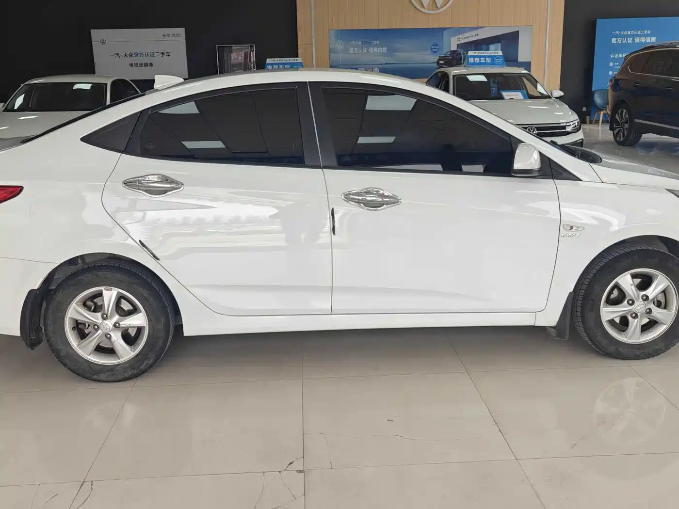 Hyundai Verna 2014 1.4L Manual Smart GLS фото 5