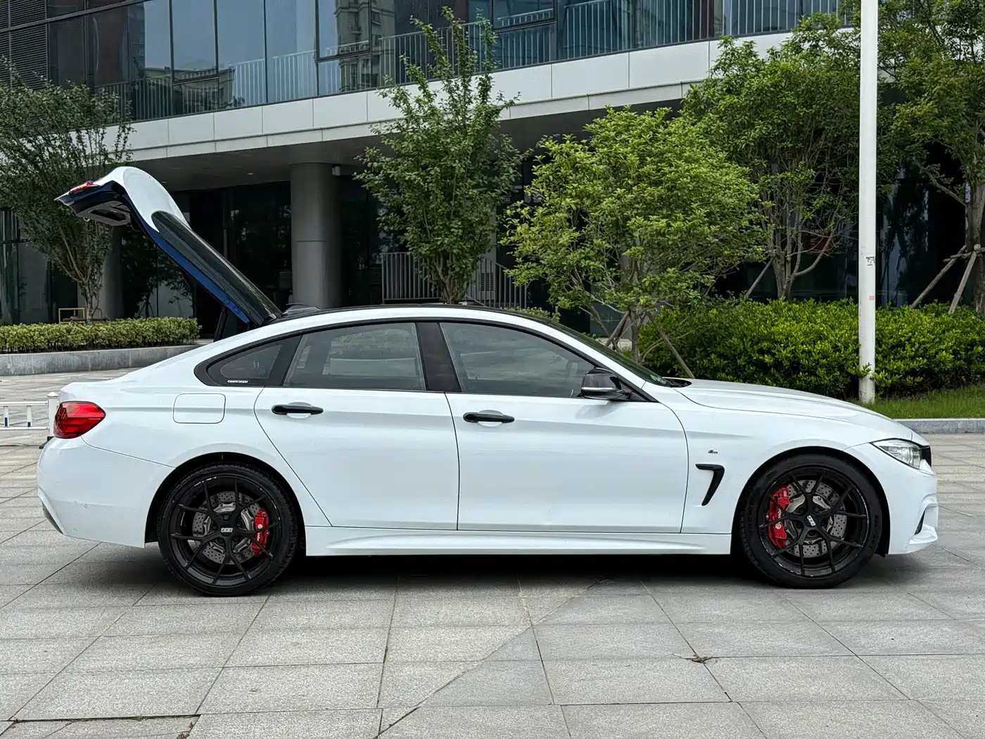 Photo 7 - BMW 4 Series