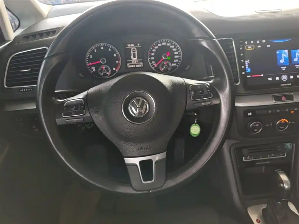 Volkswagen Sharan 2014 2.0TSI Standard фото 11
