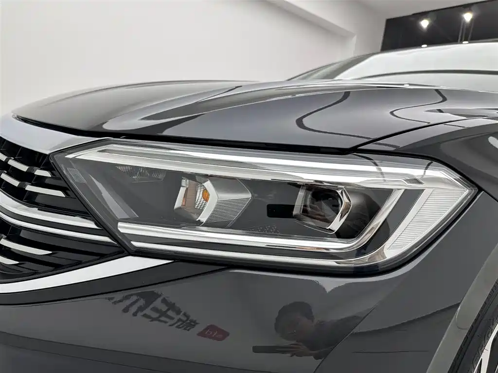Volkswagen Sagitar 2023 300TSI DSG Surpassing Edition фото 29