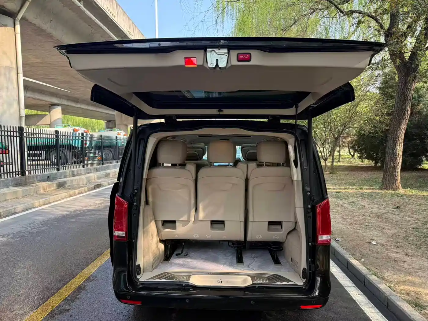 MERCEDES-BENZ V CLASS