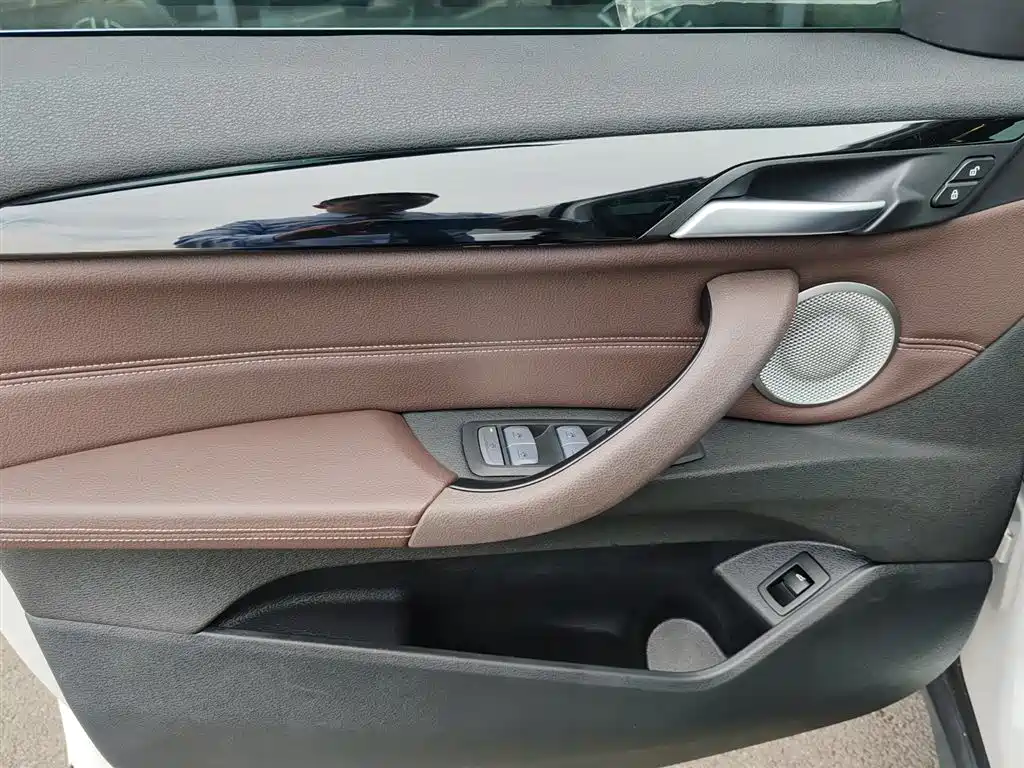BMW X1 2022 sDrive25Li Leading фото 15