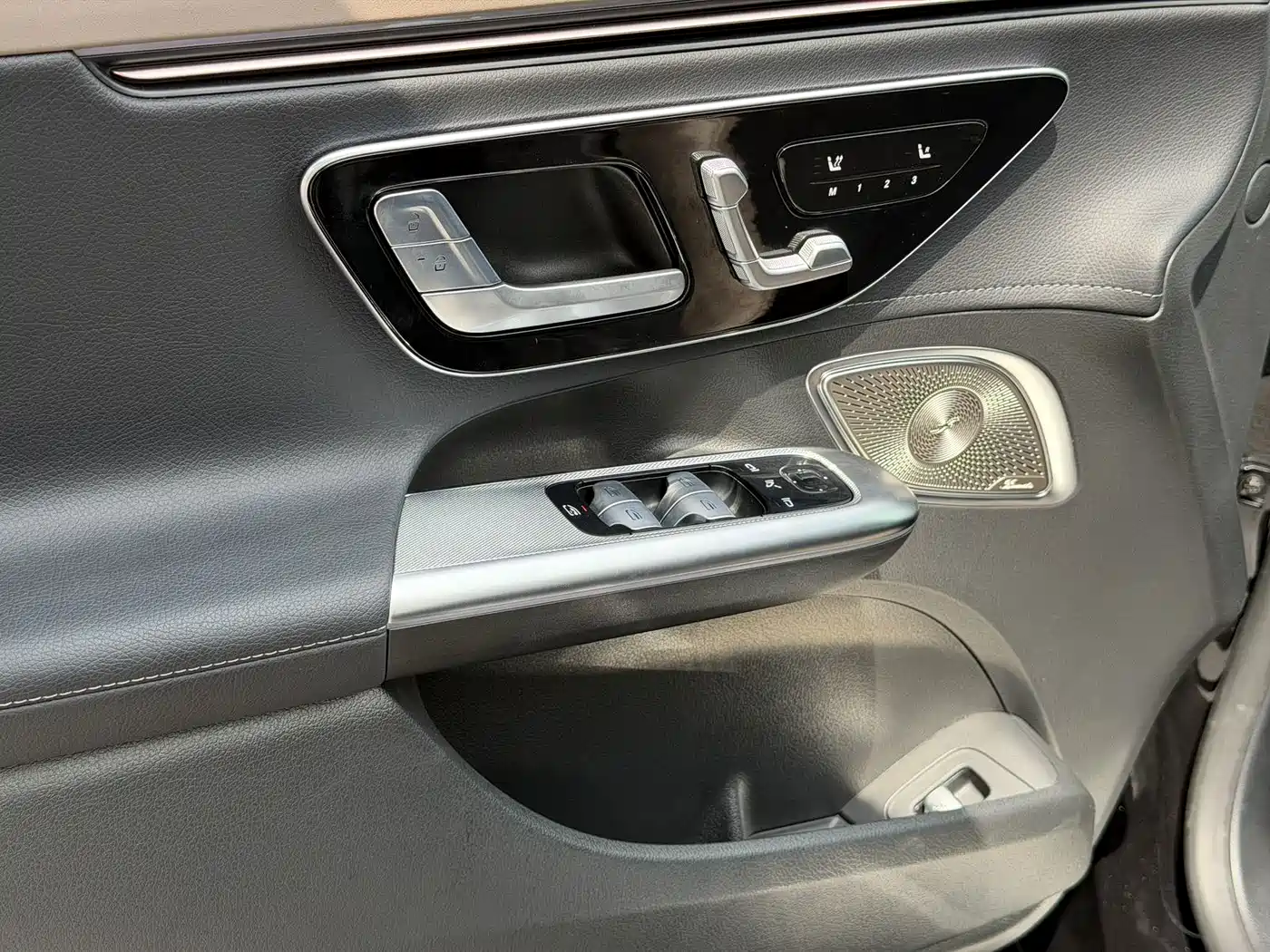 Mercedes-Benz EQE 2025 2025 Model 500 4MATIC Luxury Edition