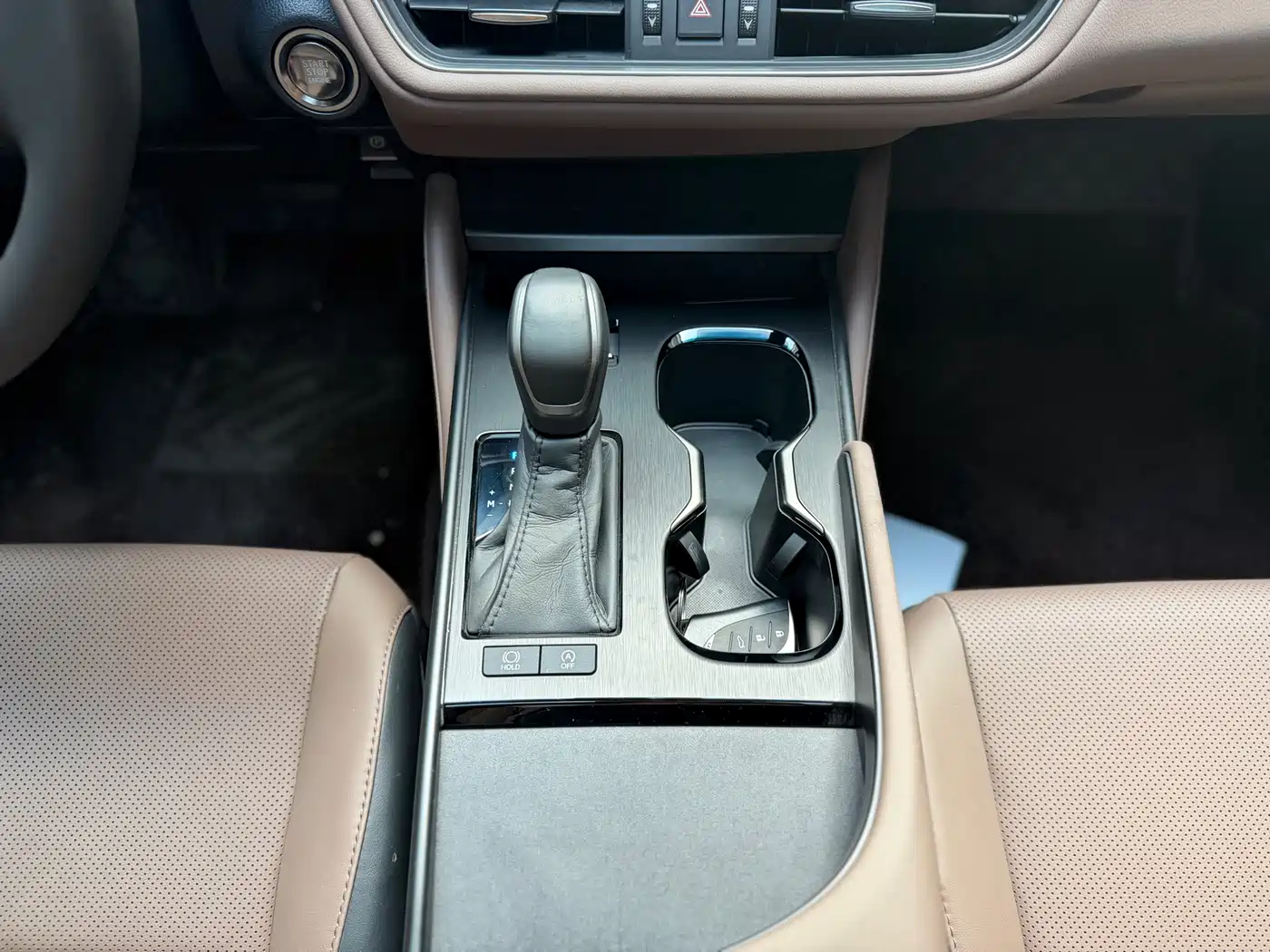 Lexus ES 2025 200 Ultimate Edition фото 15