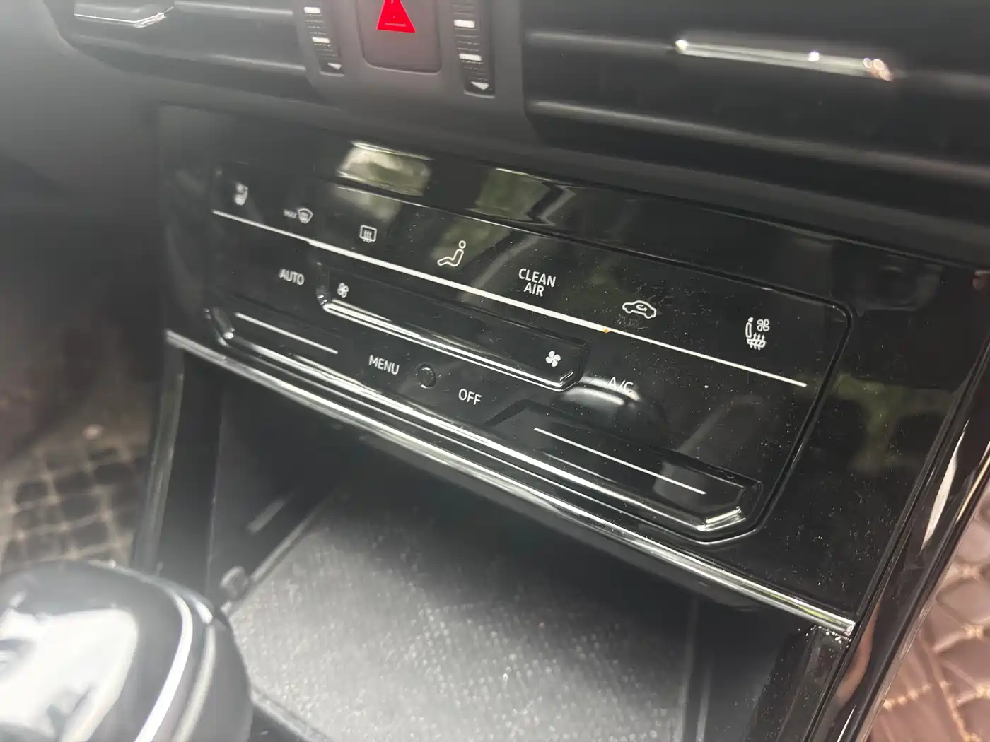 Volkswagen Passat 2024 280TSI Elite Edition фото 14
