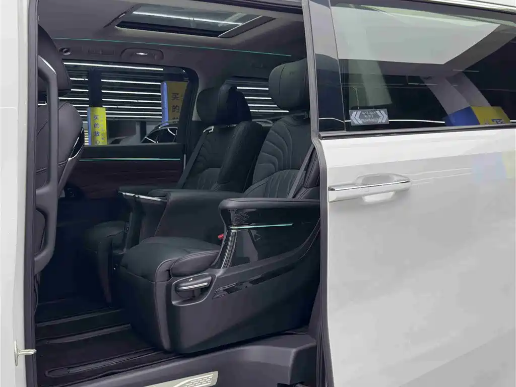 GAC Trumpchi Trumpchi M8 2024 Master Series Super Hybrid фото 7