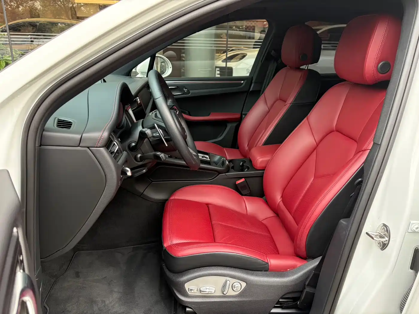 Porsche Macan 2023 Macan 2.0T фото 10