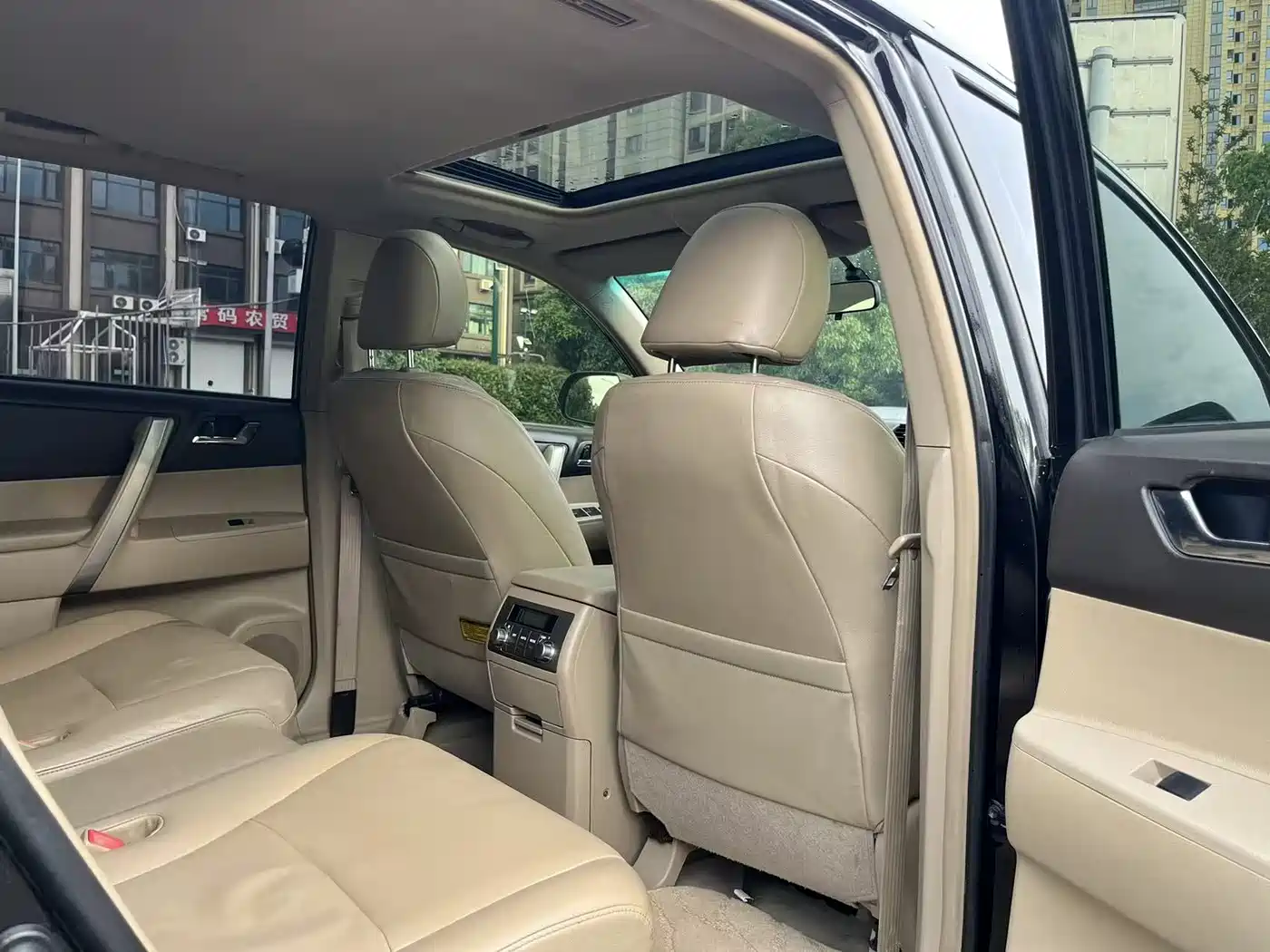 Toyota Highlander 2012 2.7L 2WD 7-Seater Luxury Edition фото 20