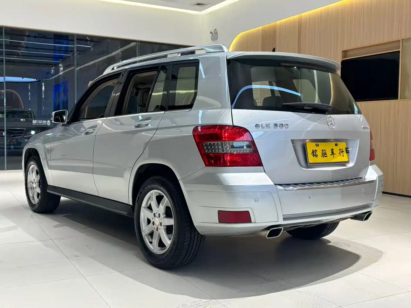 Mercedes-Benz GLK-Class (Import) 2010 GLK 300 4MATIC Fashion фото 4