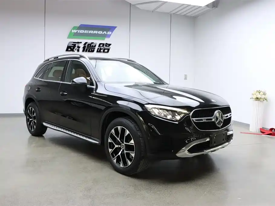 Mercedes-Benz GLC 2023 GLC 260 L 4MATIC Sport 5-seater фото 2