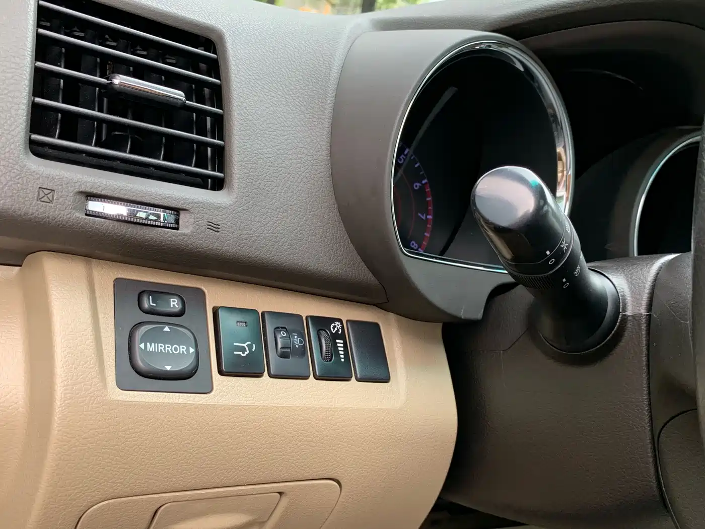Toyota Highlander 2012 2.7L 2WD 7-Seater Luxury Edition фото 23