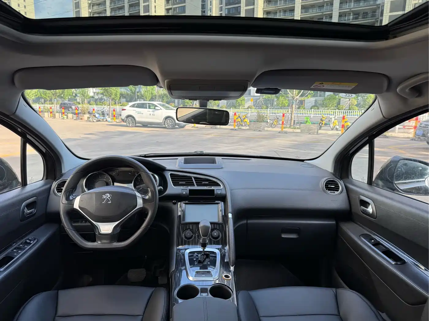 Peugeot 3008 2015 2.0L Automatic Classic Edition фото 10
