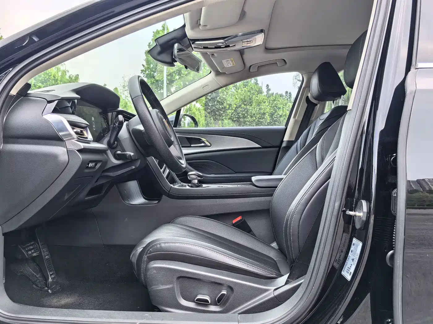 Hongqi H5 2024 1.5T DCT Smart Connect Flag Rhythm Edition фото 17