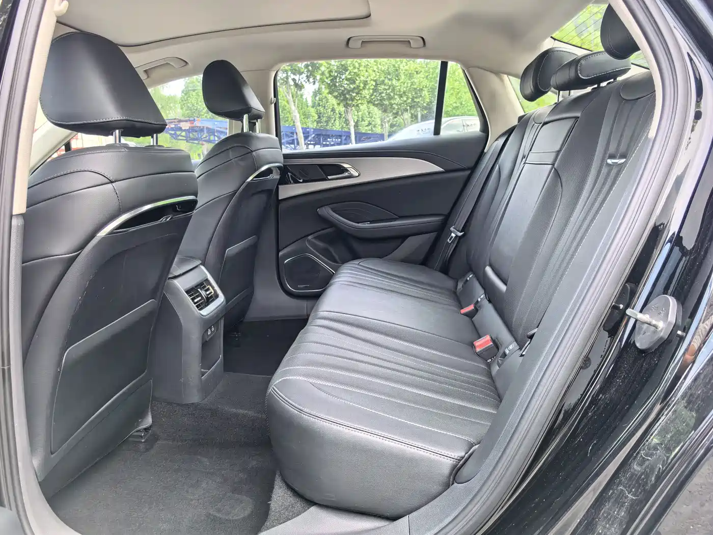 Hongqi H5 2024 1.5T DCT Smart Connect Flag Rhythm Edition фото 19