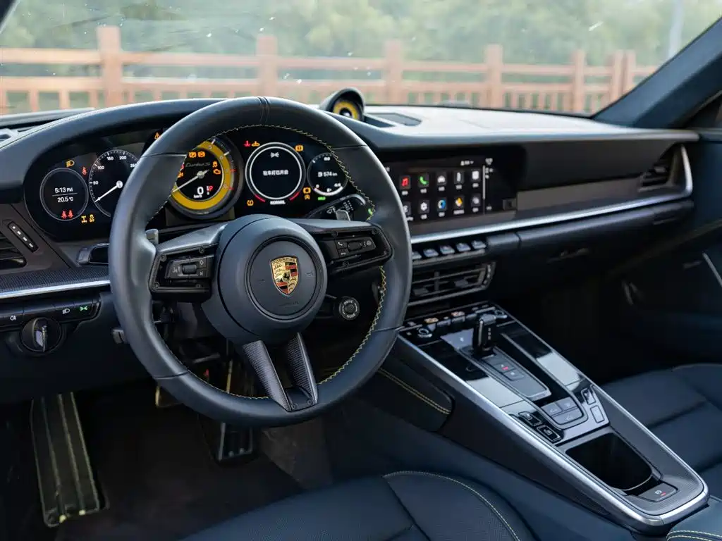 Porsche 911 2023 Turbo S 3.7T фото 9