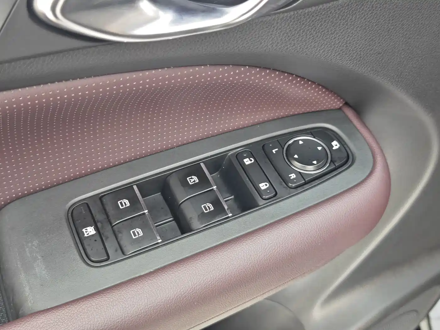 GAC Trumpchi Trumpchi M6 2023 PRO 270T DCT Luxury Edition фото 25