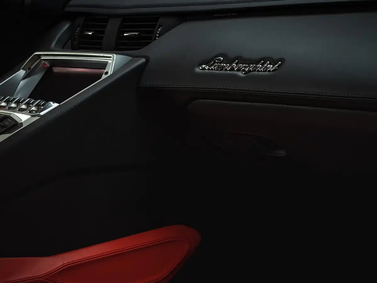 Lamborghini Aventador 2012 2011 LP 700-4
