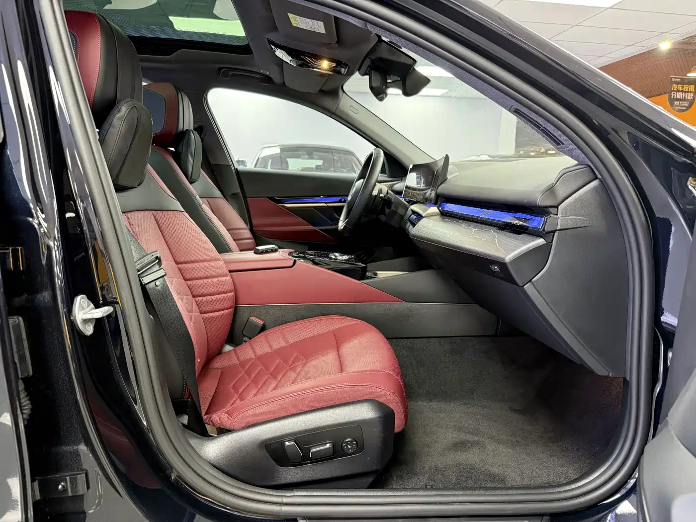 BMW 5 Series 2025 530Li Premium M Sport Package фото 11