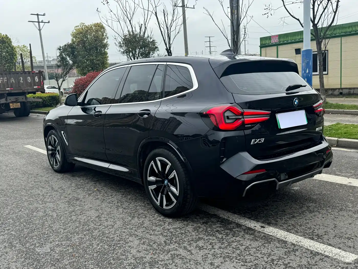 BMW IX3