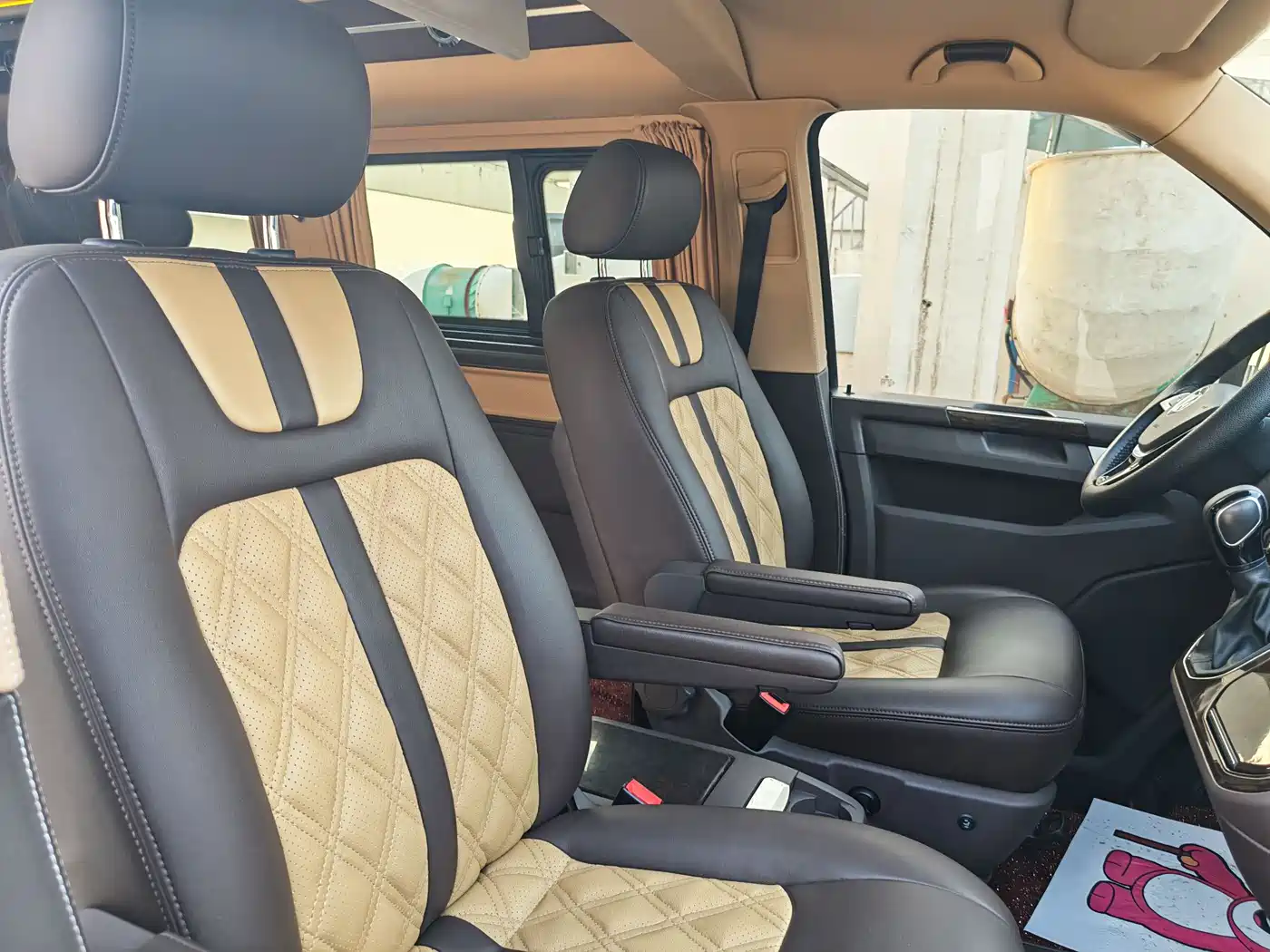 Volkswagen Caravelle 2019 2.0TSI 4WD Luxury 7-seater фото 28