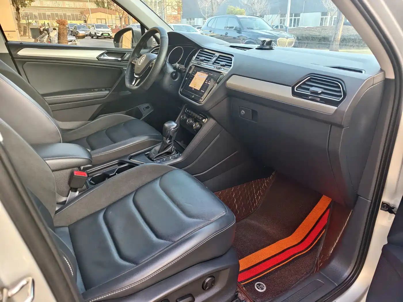 Volkswagen Tiguan L 2019 330TSI Automatic 2WD Smart Luxury Edition China VI фото 13
