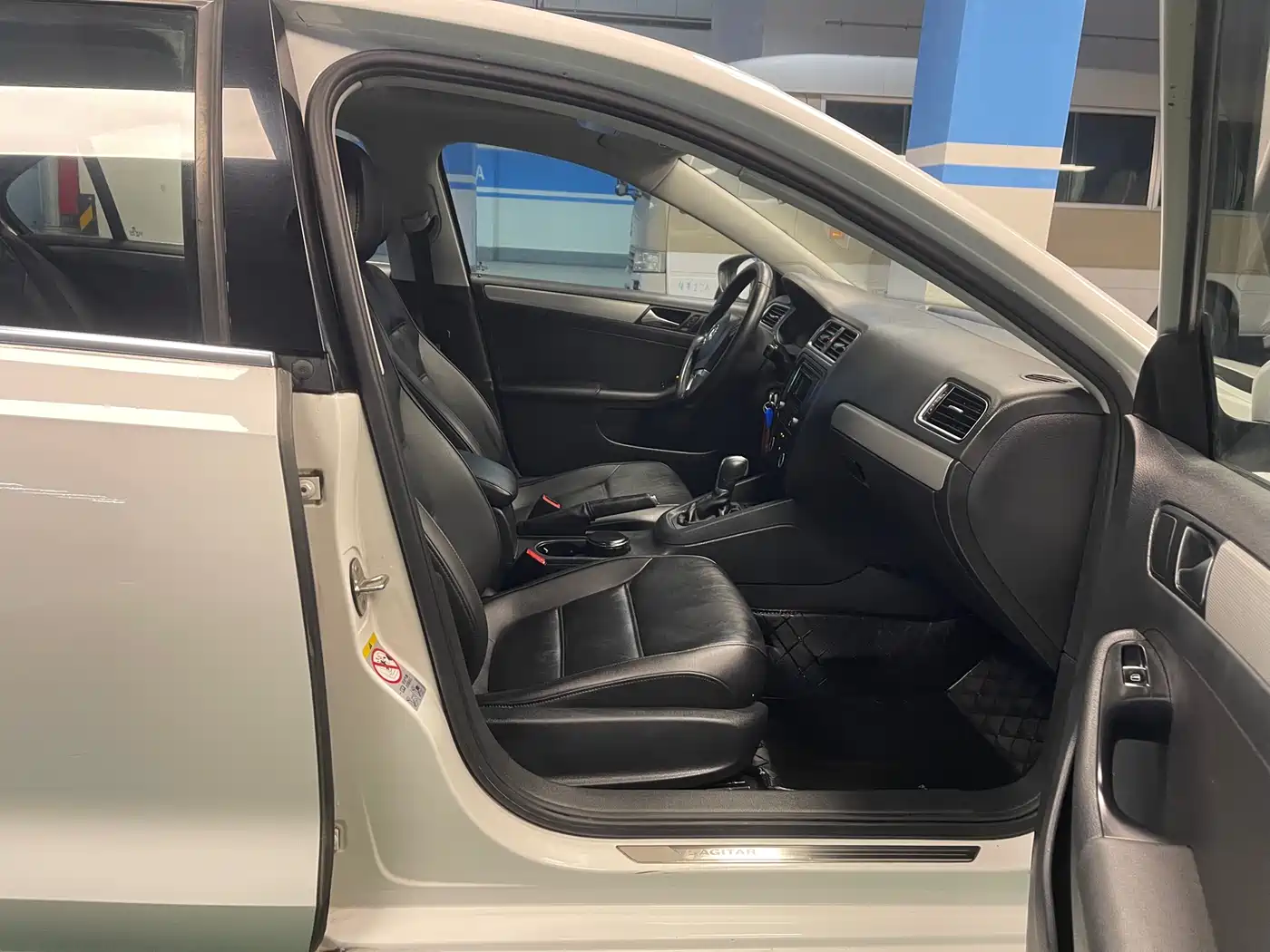 Volkswagen Sagitar 2014 1.4TSI Automatic Luxury фото 14