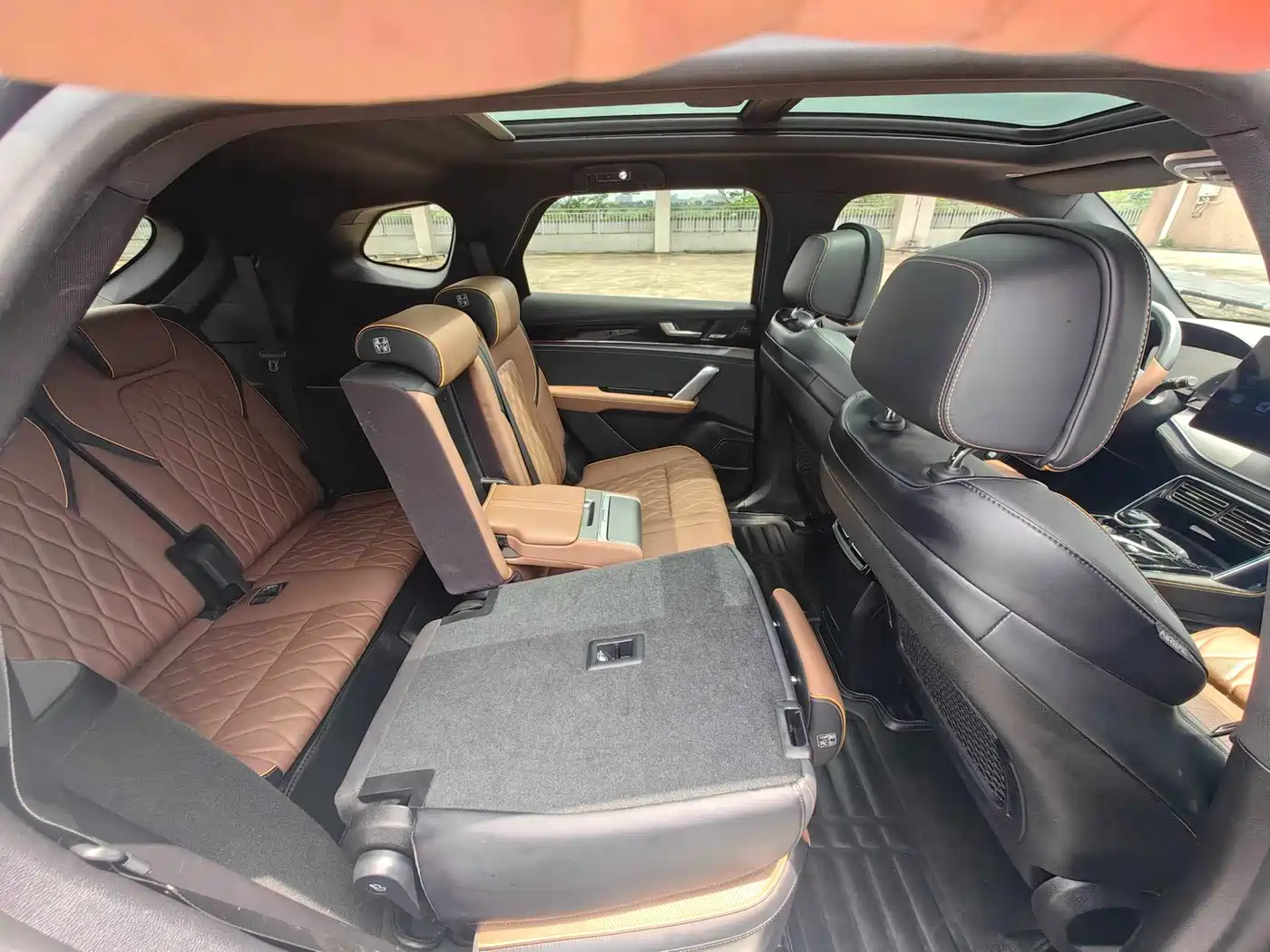 BYD Tang New Energy 2021 DM-i 112KM Honor фото 17