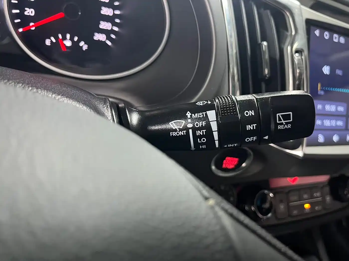 Kia Sportage 2016 2.0L Automatic 2WD DLX фото 15