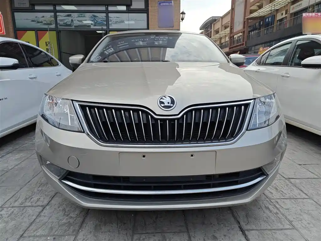 Škoda Rapid 2019 1.5L Automatic Comfort China V фото 3