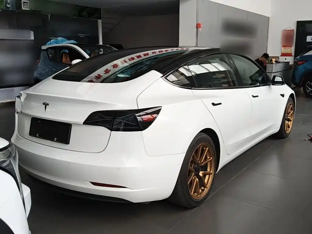 Фото 7 - Tesla Model 3