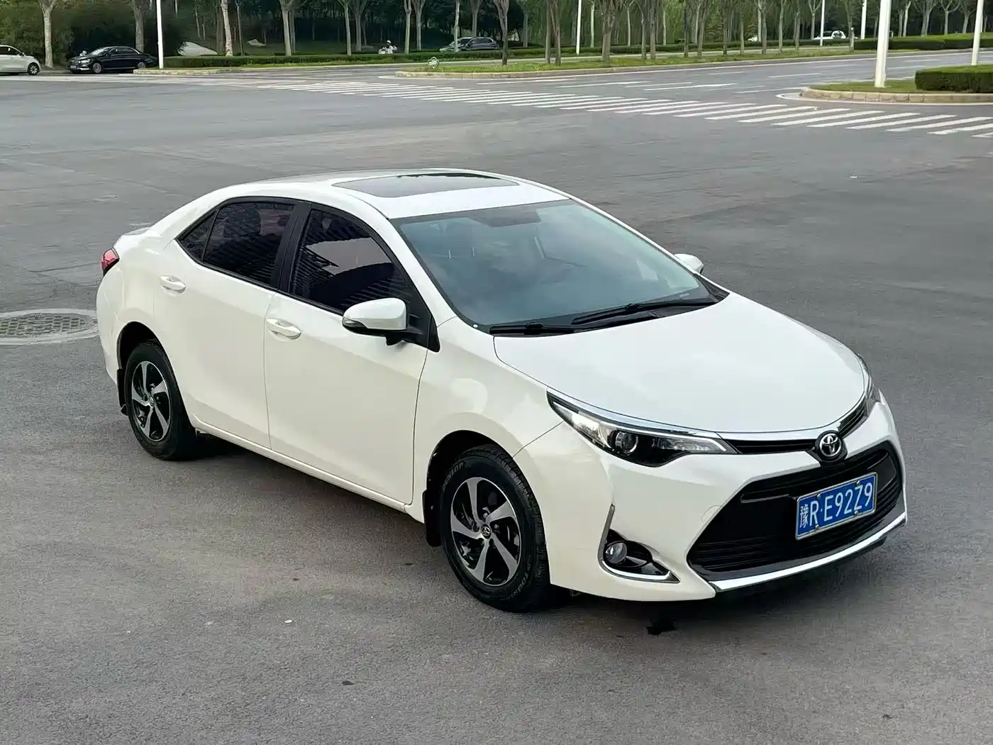 Toyota Levin 2017 Facelift 185T CVT Elite (China V) фото 2