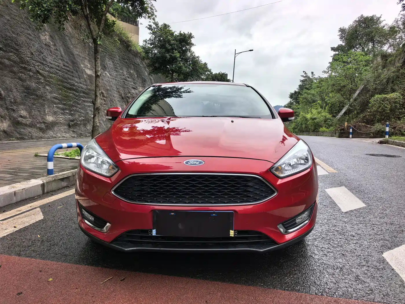 FORD FOX