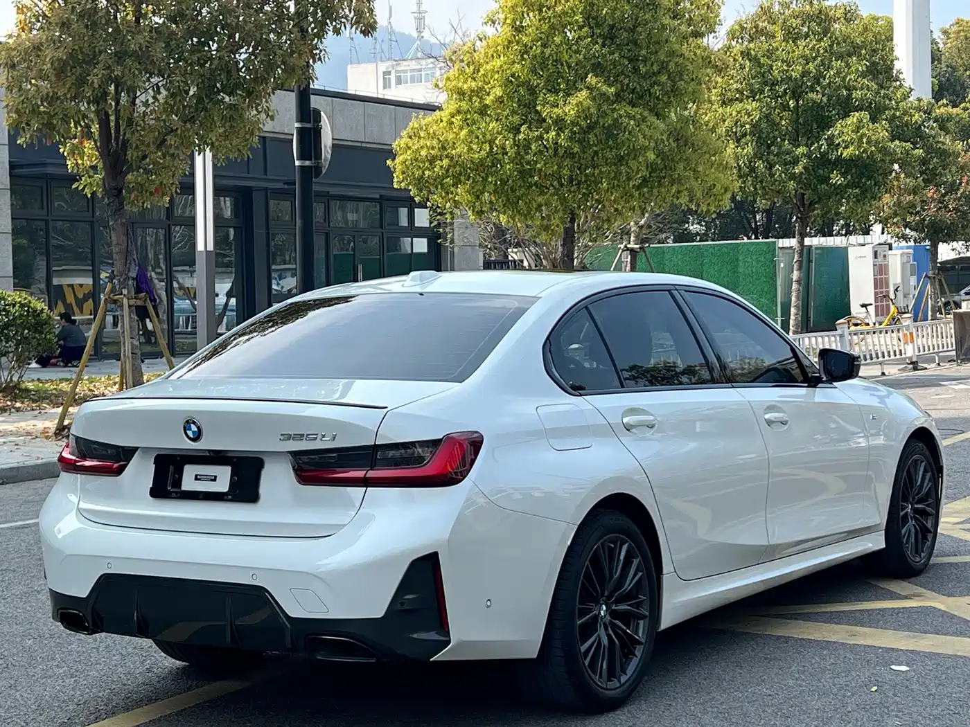 BMW 3-SERIES