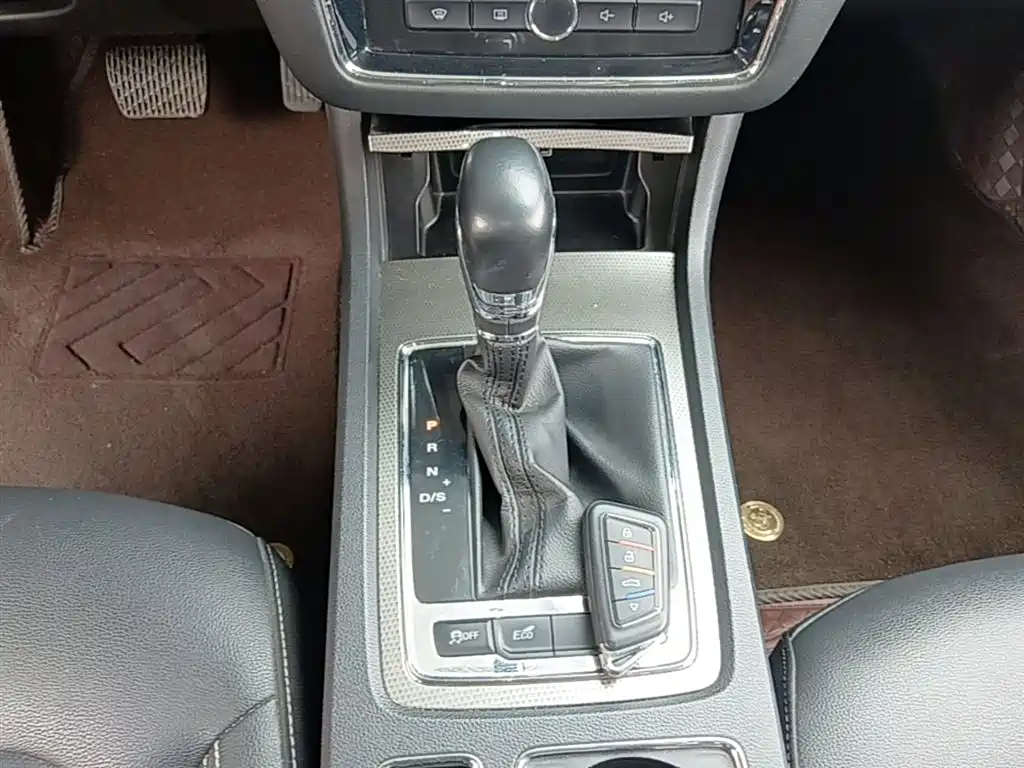 Roewe i6 2021 2020 PLUS 1.6L CVT 4G Connected Glory Flagship Edition