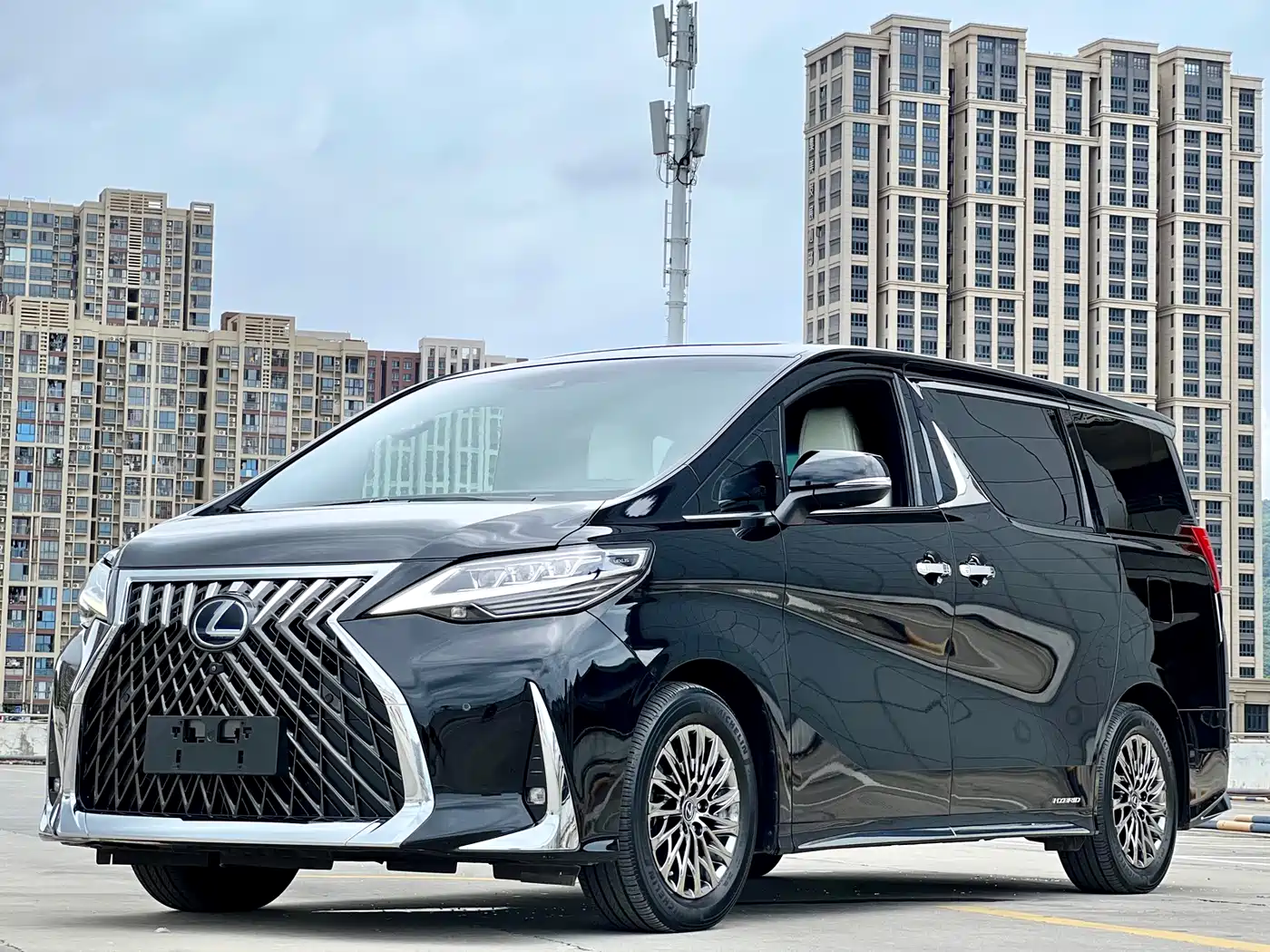 Lexus LM 2020 300h 4-Seat Imperial Edition