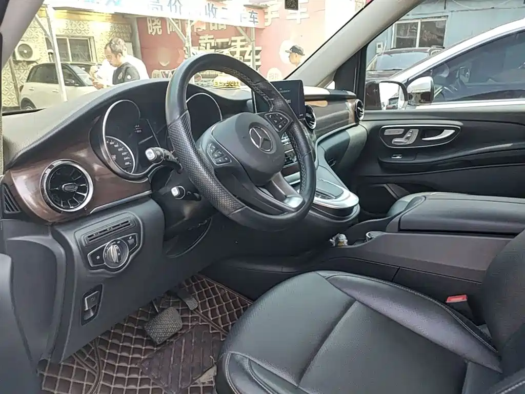 MERCEDES-BENZ V-CLASS