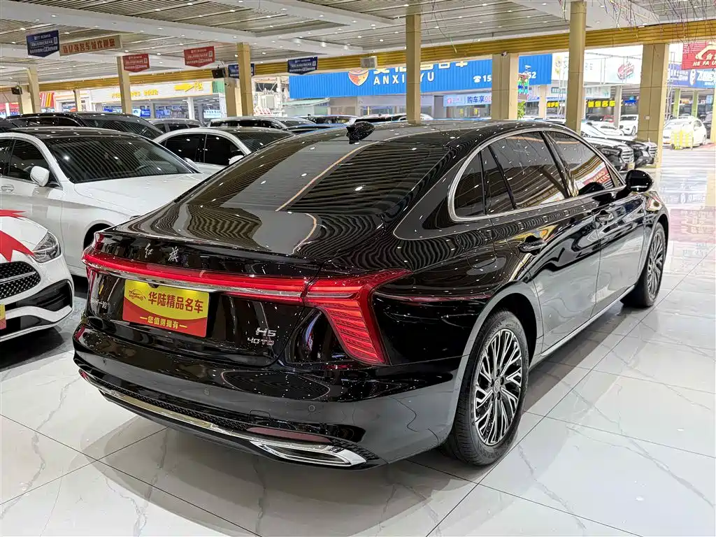 Hongqi H5 2025 2.0T Automatic Flag Celebration 500,000 Units Anniversary Edition фото 4
